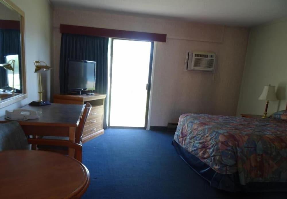 Hospitality Inn Камлупс Экстерьер фото